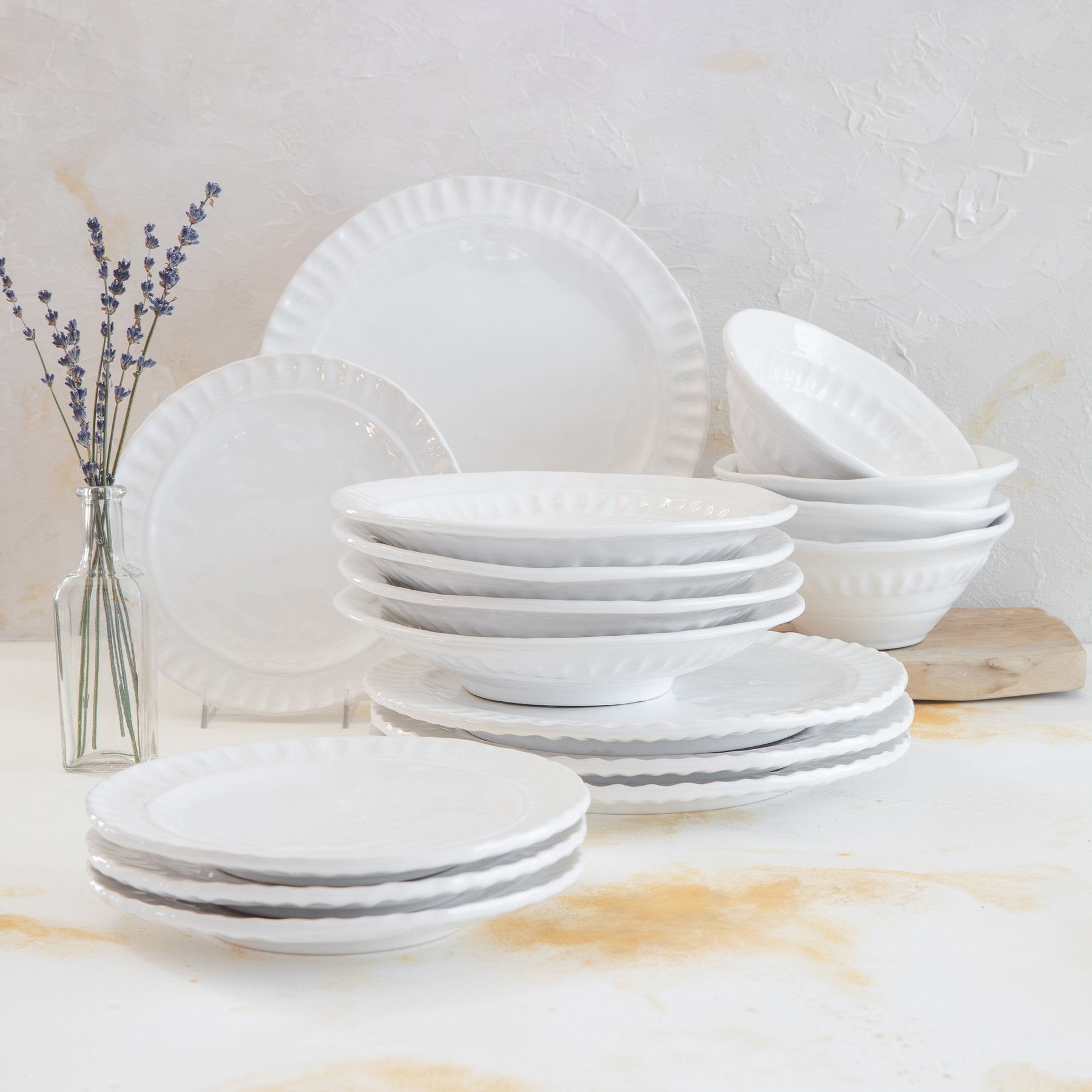 VIETRI: Pietra Serena Sixteen-Piece Place Setting - artisticaitalian.com